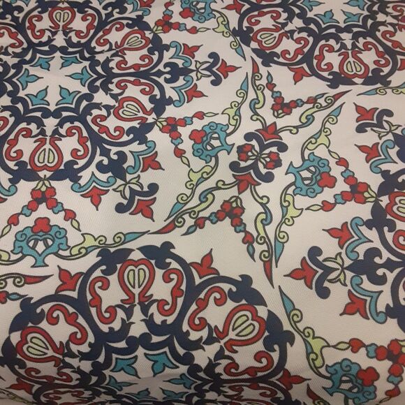 Huntington Home Table Cloth 73x73 Scrolled Medalions - Picture 3 of 8